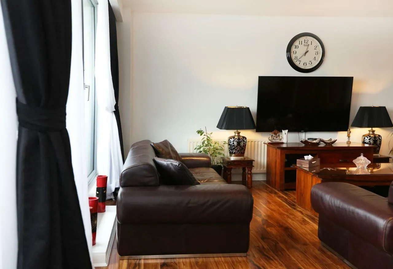 Penthouse Western Harbour Apartment Edinburgh