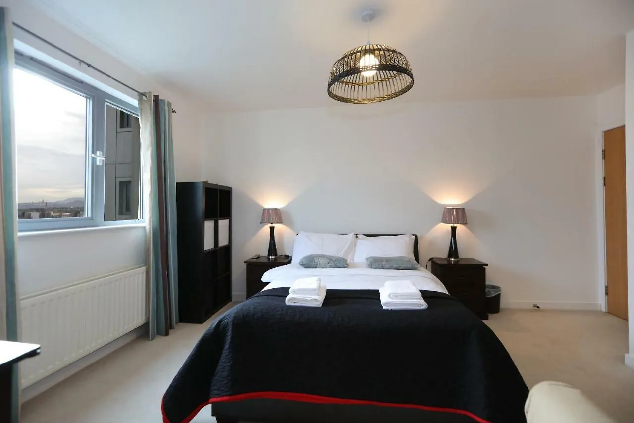 Penthouse Western Harbour Apartment Edinburgh
