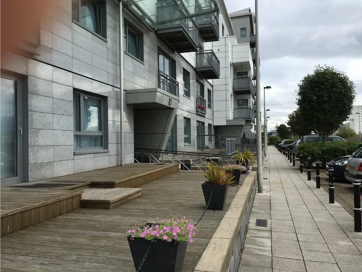 Penthouse Western Harbour Apartment Edinburgh